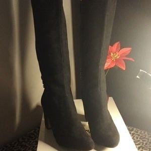 Beautiful Stunting Black Anne Klein boot brand new!